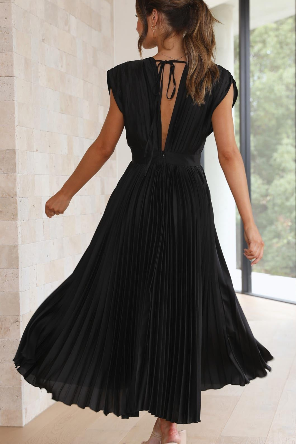 Flowy Pleated Maxi Dress