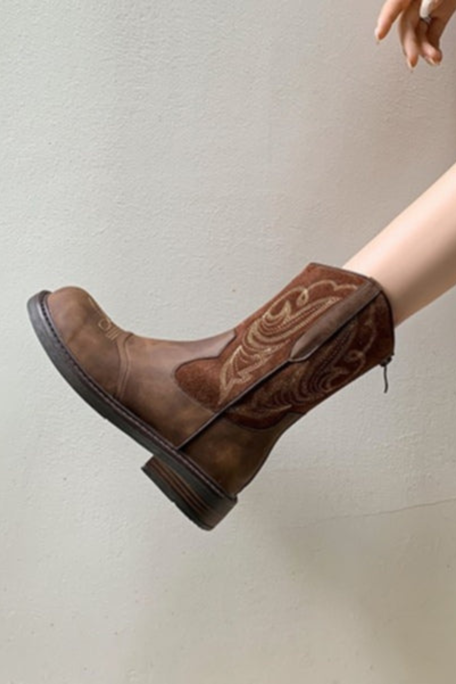 Women's Embroidered Western Block Heel Boots