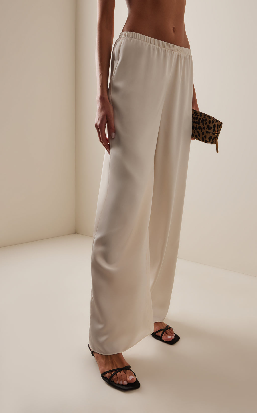 Relaxed Flow Wide-Leg Pants