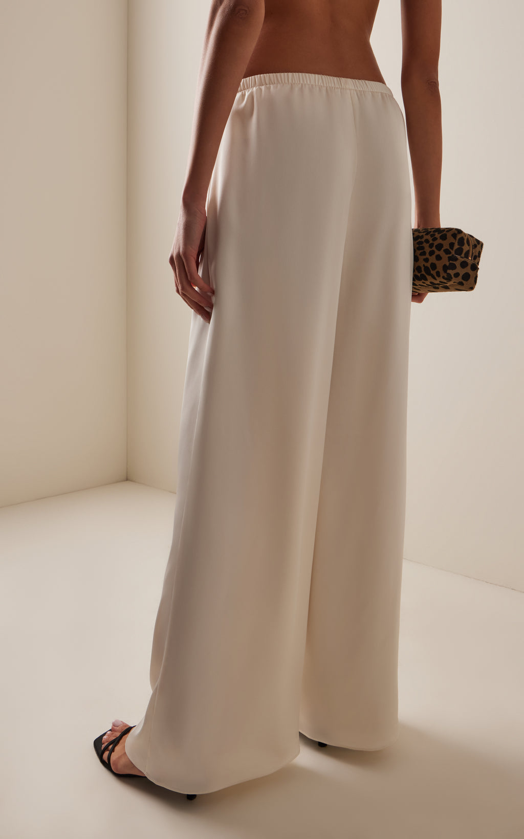 Relaxed Flow Wide-Leg Pants