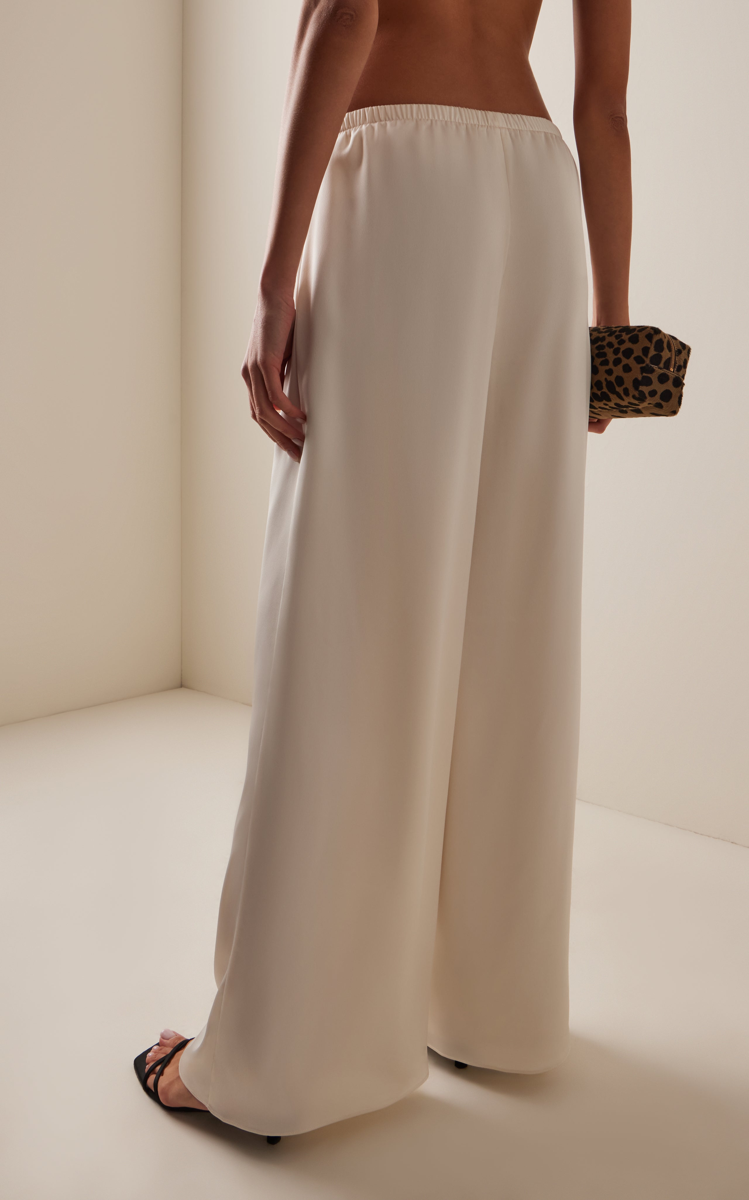 Relaxed Flow Wide-Leg Pants